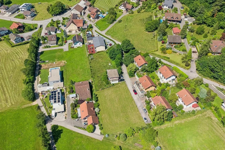 Dove i sogni di vita diventano realtà: un terreno edificabile attraente in una posizione elevata