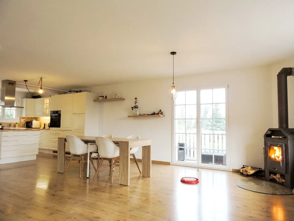 Appartement 4.5 Zimmer mit großer Terrasse und freier Sicht Port-Valais