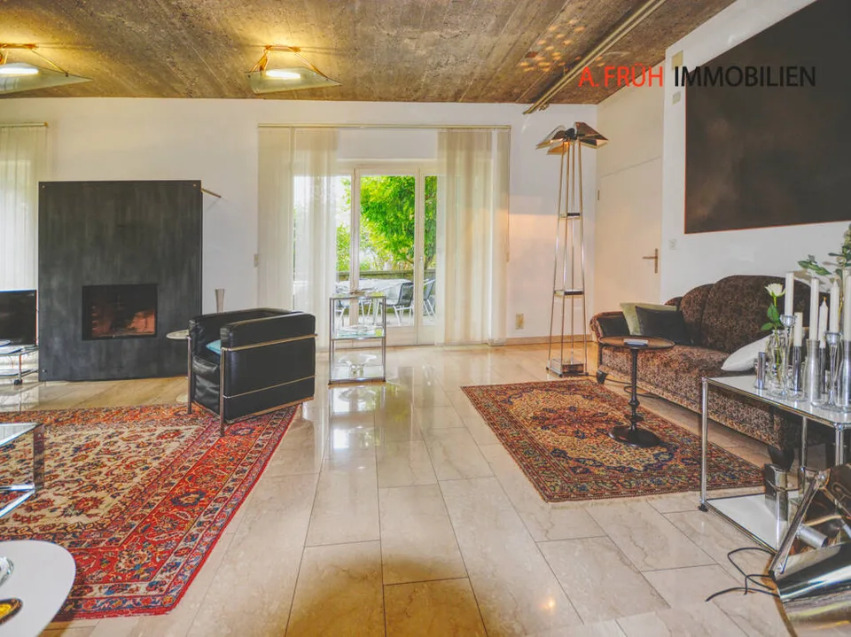 Massive Architektur trifft Loft-Design: Mehrfamilienhaus mit Weitblick