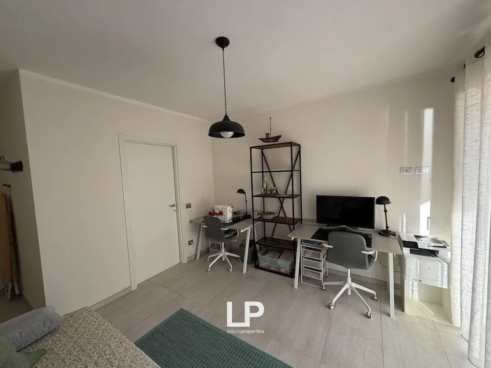 Exklusives Apartment am See in Lavena Ponte Tresa – Foto 9 von 13