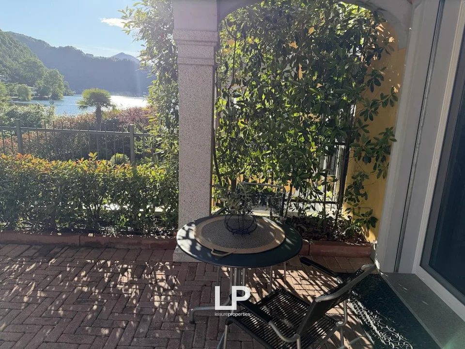 Appartamento con posto barca incluso a Lavena Ponte Tresa