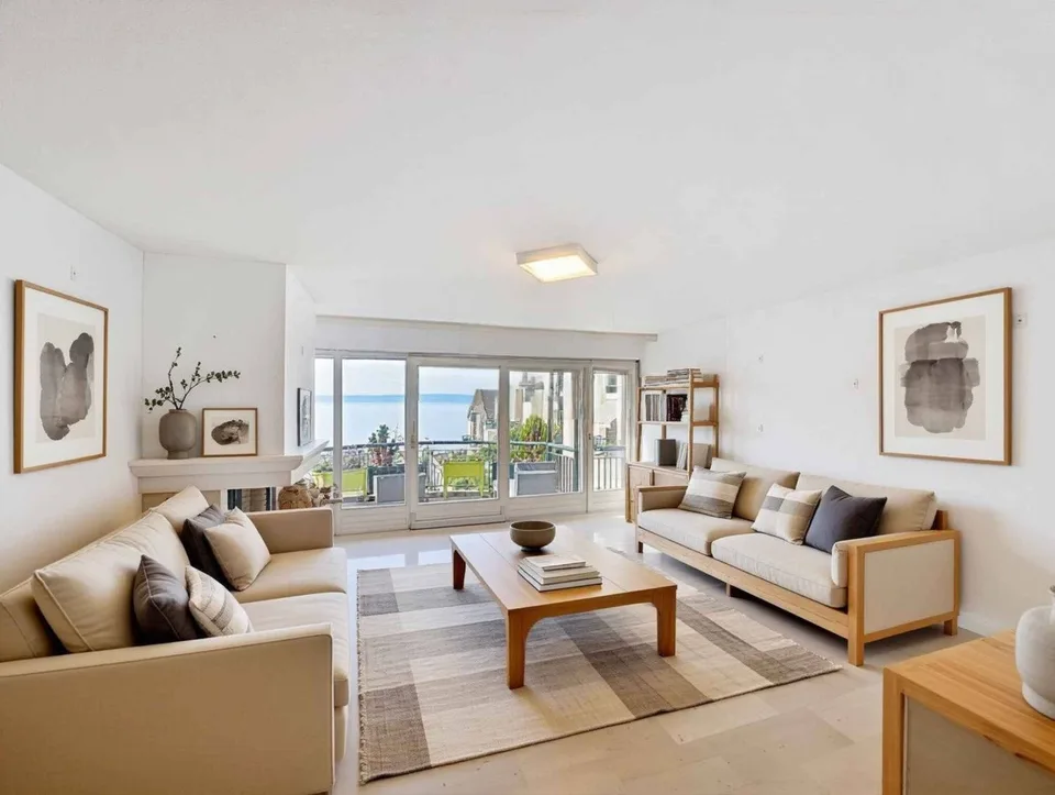Großes Duplex mit 3.5 Zimmern und atemberaubendem Blick auf den See und die Berge