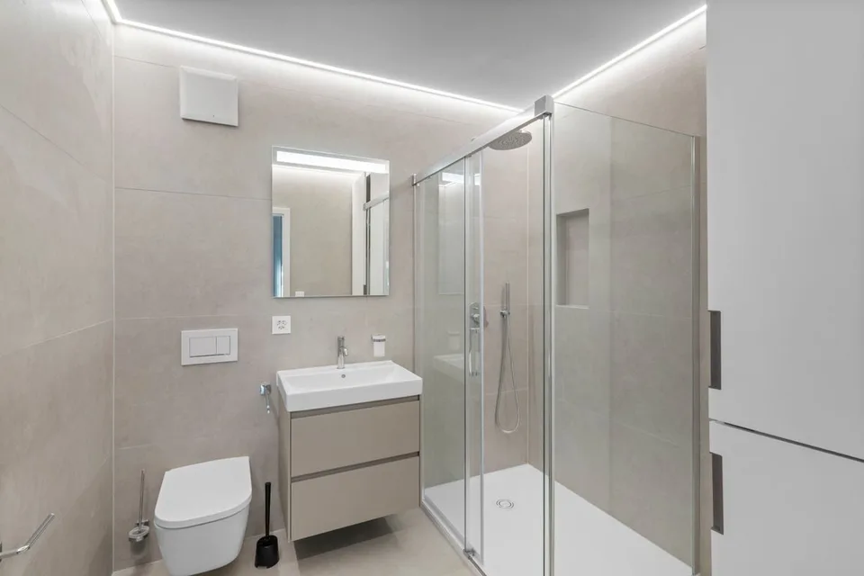 Eleganz von einst und moderner Komfort für diese 4,5-Zimmer-Wohnung in einem denkmalgeschützten Gebäude – Foto 10 von 13