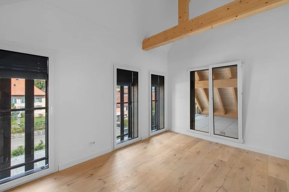 Eleganz von einst und moderner Komfort für diese 4,5-Zimmer-Wohnung in einem denkmalgeschützten Gebäude – Foto 9 von 13