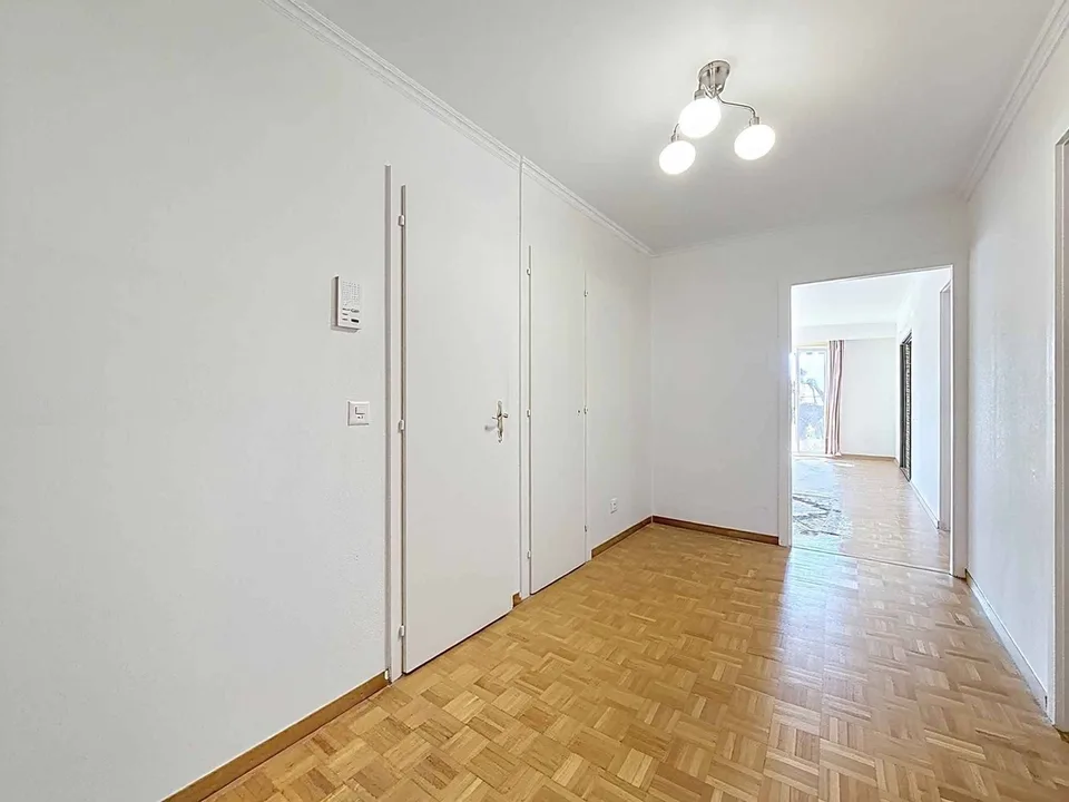 Helles Apartment in der Nähe des Hafens