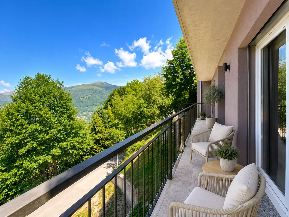 CASA UNIFAMILIARE, SPAZIOSA,  CON VISTA APERTA NEL CUORE DELLA NATURA