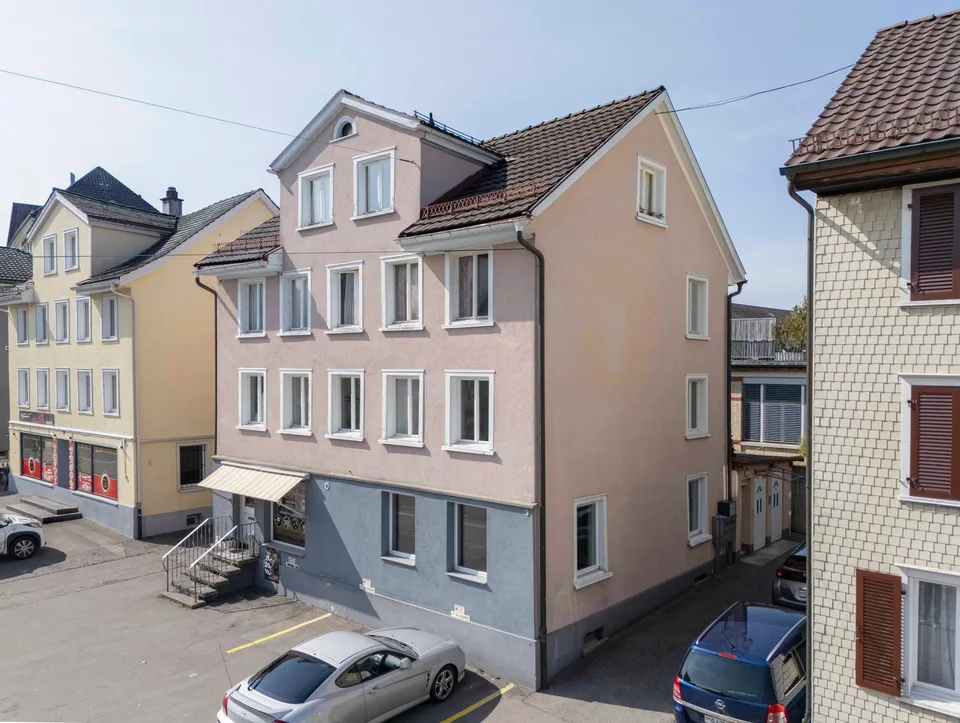 Immeuble d'habitation et commercial centralement situé à St. Gallen