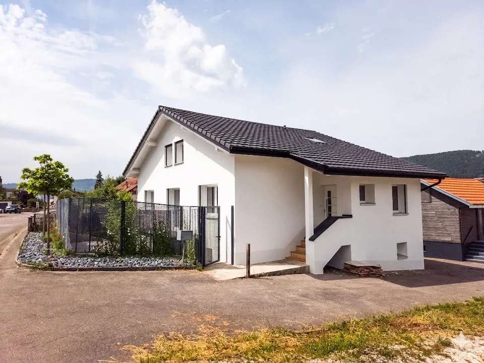 Grande villa entièrement rénovée de 7.5 pces