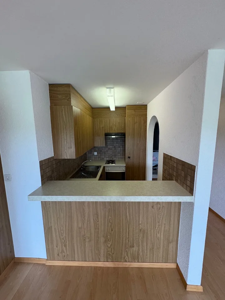 Bright 2-room apartment with balcony & lift