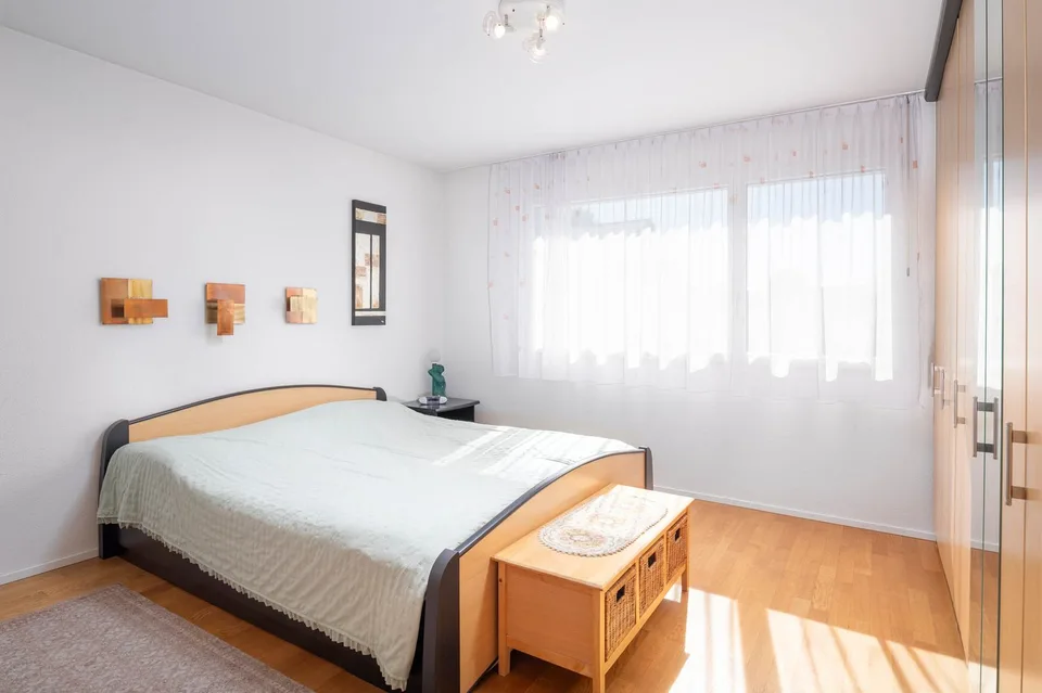 Exklusives Zweifamilienhaus oder Mehrgenerationenhaus an familienfreundlicher Lage in Sursee – Foto 10 von 21
