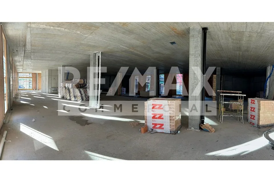 Espace commercial attractif n° B en construction brute - possibilités d'utilisation polyvalentes