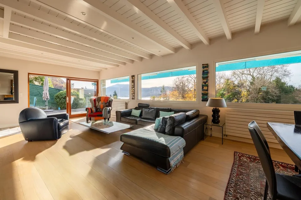 Meravigliosa casa di 8 locali con piscina e vista panoramica ad Annecy-le-Vieux