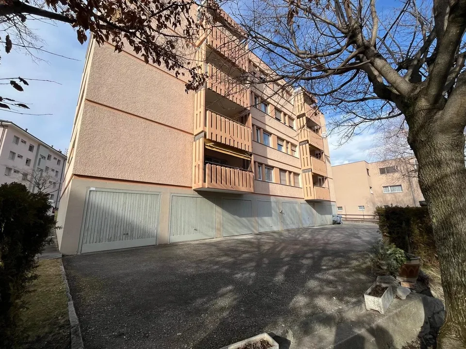 Spacieux 4 pièces de 110 m² avec balcon et fort potentiel à Sierre
