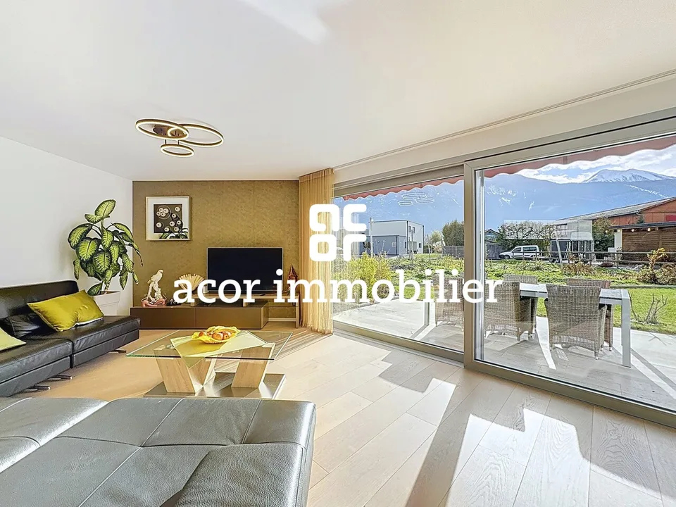 Vollständig - Geräumige moderne 6½ Villa