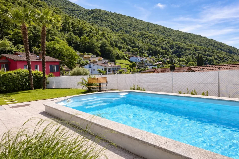 Incantevole appartamento vacanze di 4.5 locali con piscina all'aperto