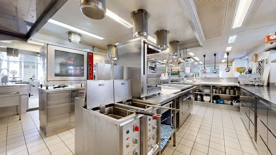 Wohn- und Restaurantgebäude in Twann zu verkaufen – Foto 8 von 15