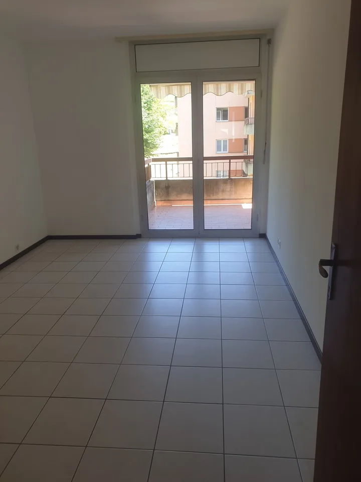 Wohnung mit 3.5 Zimmern, Balkon und Außenpool in Morbio Inferiore – Foto 6 von 8