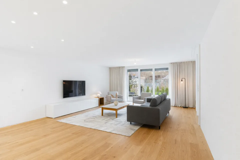 Moderne und grosszügige Gartenwohnung