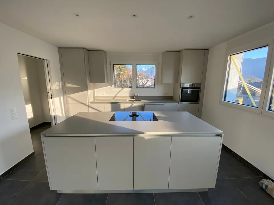 Einfamilienhäuser zum Verkauf in Cugnasco – Modernes Design, absoluter Komfort und helle Räume