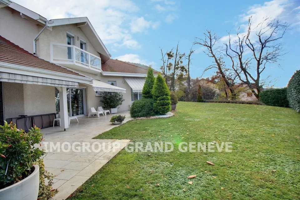 La Plaine - Appartement de caractère de 5 pièces avec balcon