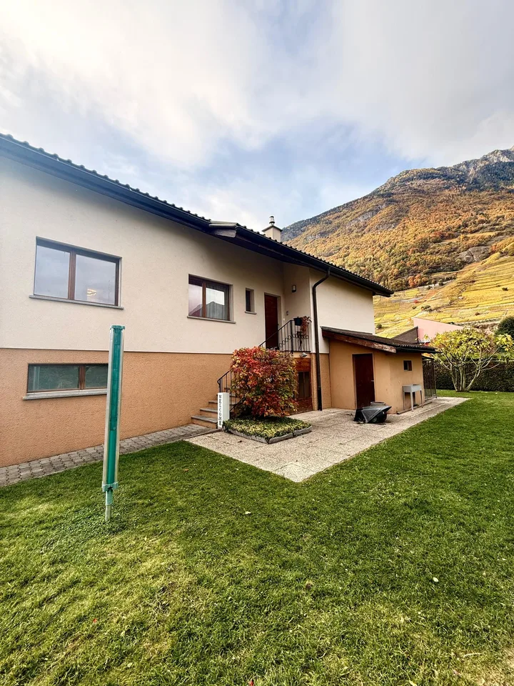 MAGNIFICA VILLA ristrutturata con terreno a FULLY – foto 7 di 25