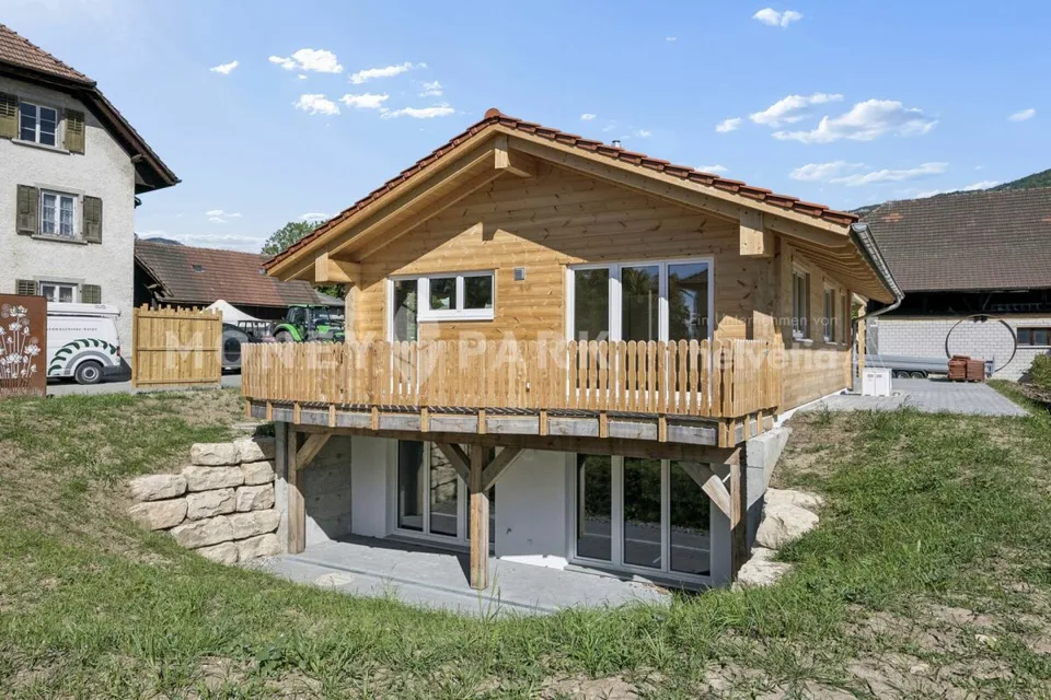 4.5-Zimmer-Wohlfühloase: Hochwertiges Holzhaus mit Charakter