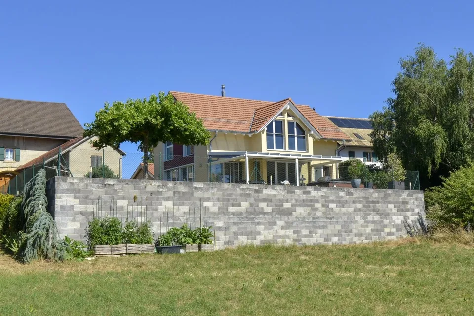 Villa individuale magnifica con vista panoramica e impareggiabile sulle Alpi