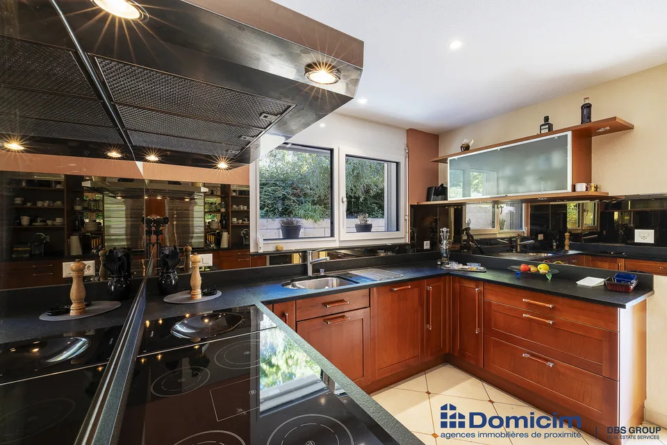 Moderne Einzelvilla mit Pool und atemberaubendem Blick! – Foto 7 von 13