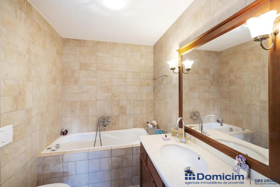Moderne Einzelvilla mit Pool und atemberaubendem Blick! – Foto 11 von 13
