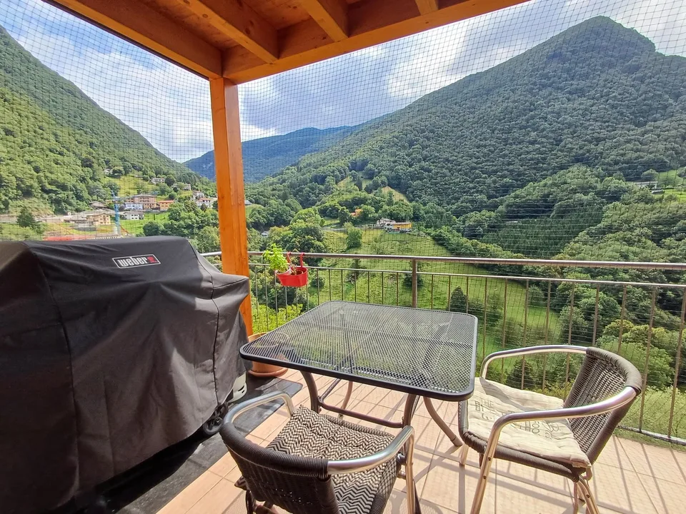 AROGNO – POSSIBILE CASA DI VACANZA, APPARTAMENTO IN CASA D’EPOCA RISTRUTTURATA IT/DE