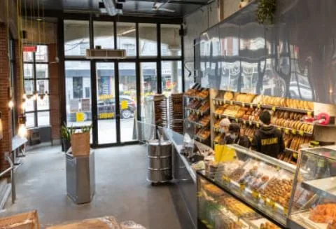 MAGNIFIQUE TEA ROOM BOULANGERIE - PLEINE FRÉQUENTATION