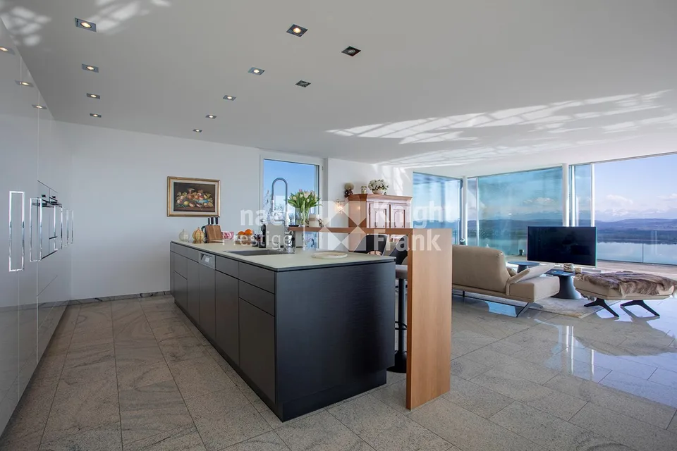 Magnifica proprietà individuale di 6 locali con vista mozzafiato sul lago di Morat in vendita a Bellerive