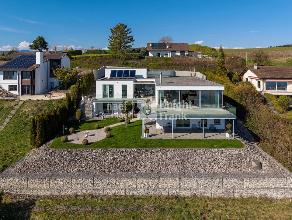 Magnifica proprietà individuale di 6 locali con vista mozzafiato sul lago di Morat in vendita a Bellerive