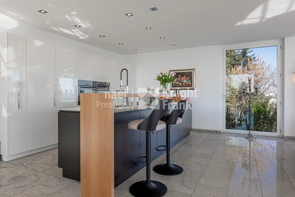 Magnifica proprietà individuale di 6 locali con vista impareggiabile sul lago di Morat in vendita a Bellerive – foto 7 di 10