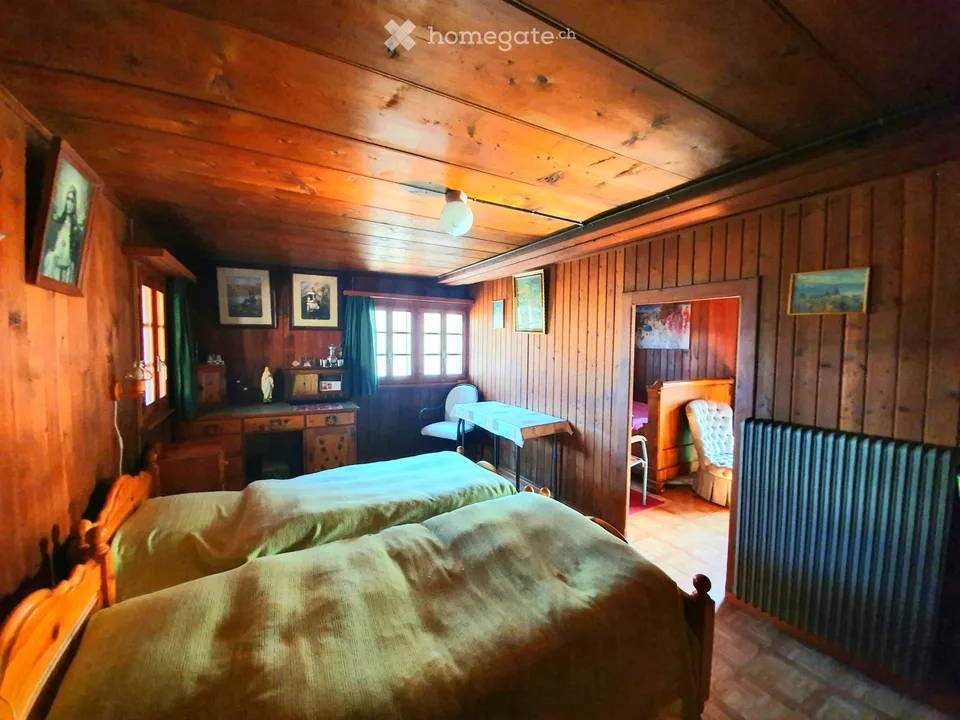 4 Z`Altbauwohnung (DG) im Wallis mit Sanierungspotential
