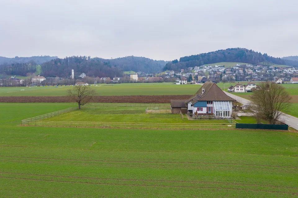 Schöne Pferdesportimmobilie mit  viel Lebensqualität für Sie und Ihre Pferde