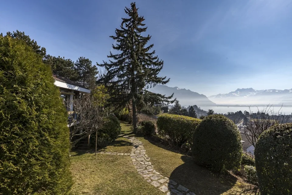Prächtiges Anwesen abseits der Blickachse, Panoramablick auf den See