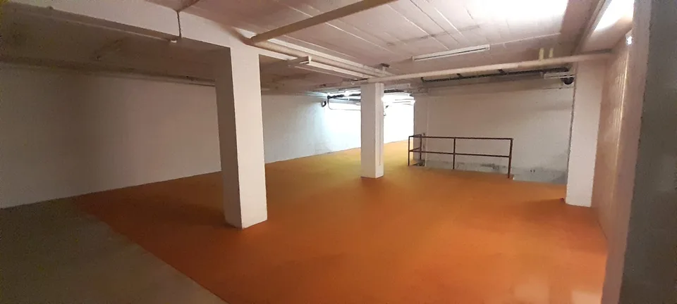 In Vendita! Locali per lo stoccaggio nel centro di Sion!