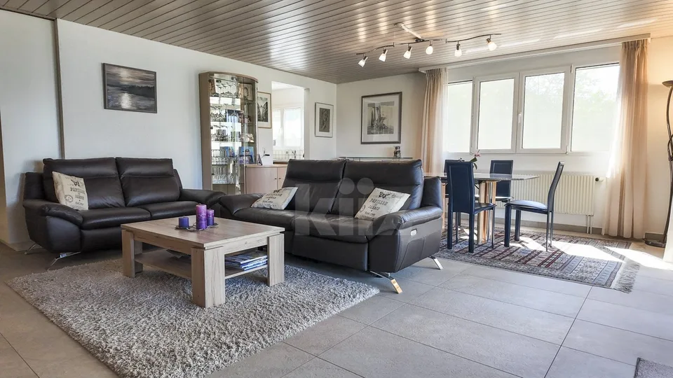 Charmant appartement au 1er étage avec balcon et ascenseur