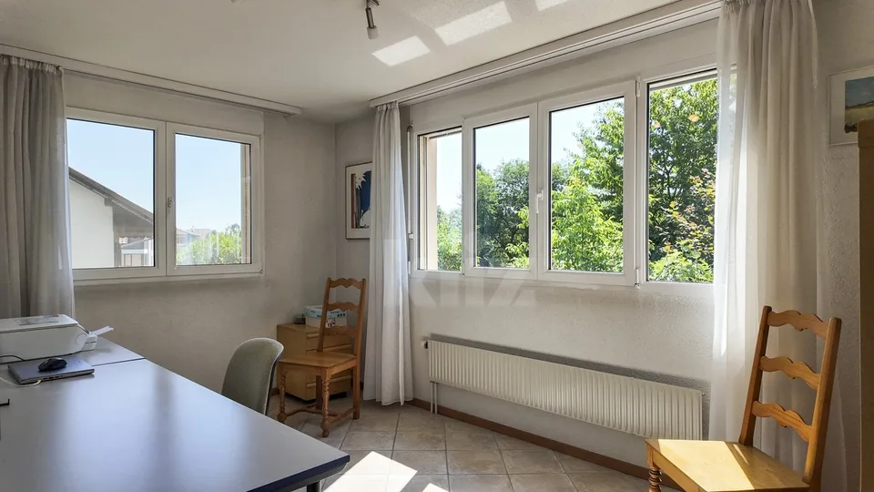 Affascinante appartamento al 1° piano con balcone e ascensore – foto 8 di 13
