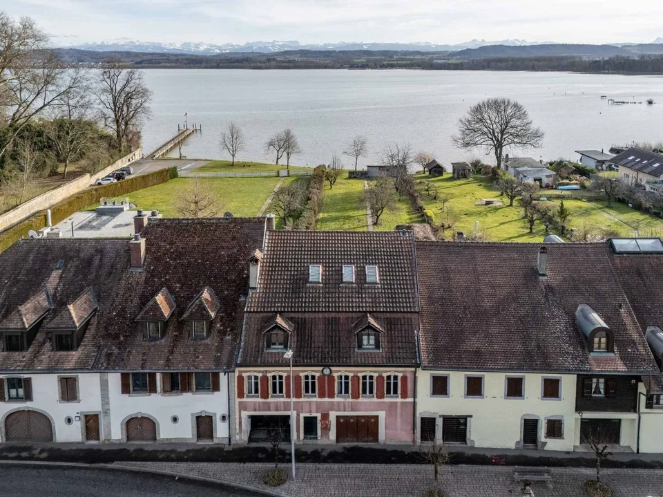 Une demeure de caractère au bord du lac de Morat