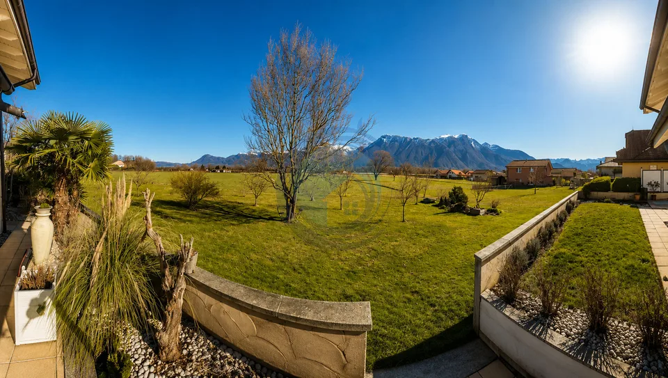 CHARMANTE VILLA INDIVIDUELLE DE 6,5 PIÈCES AVEC CACHET ET PISCINE
