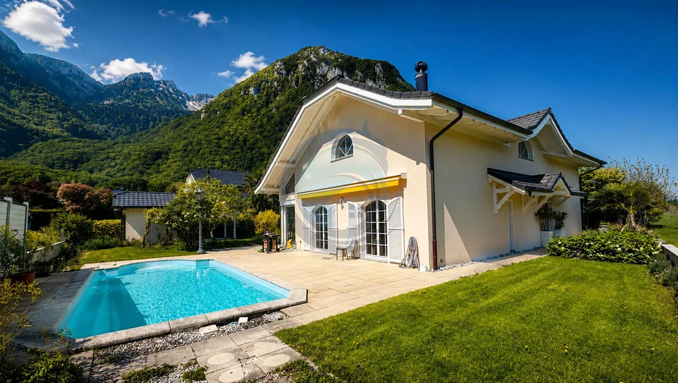 Charmante individuelle Villa mit 6,5 Zimmern, Charakter und Pool – Foto 6 von 13