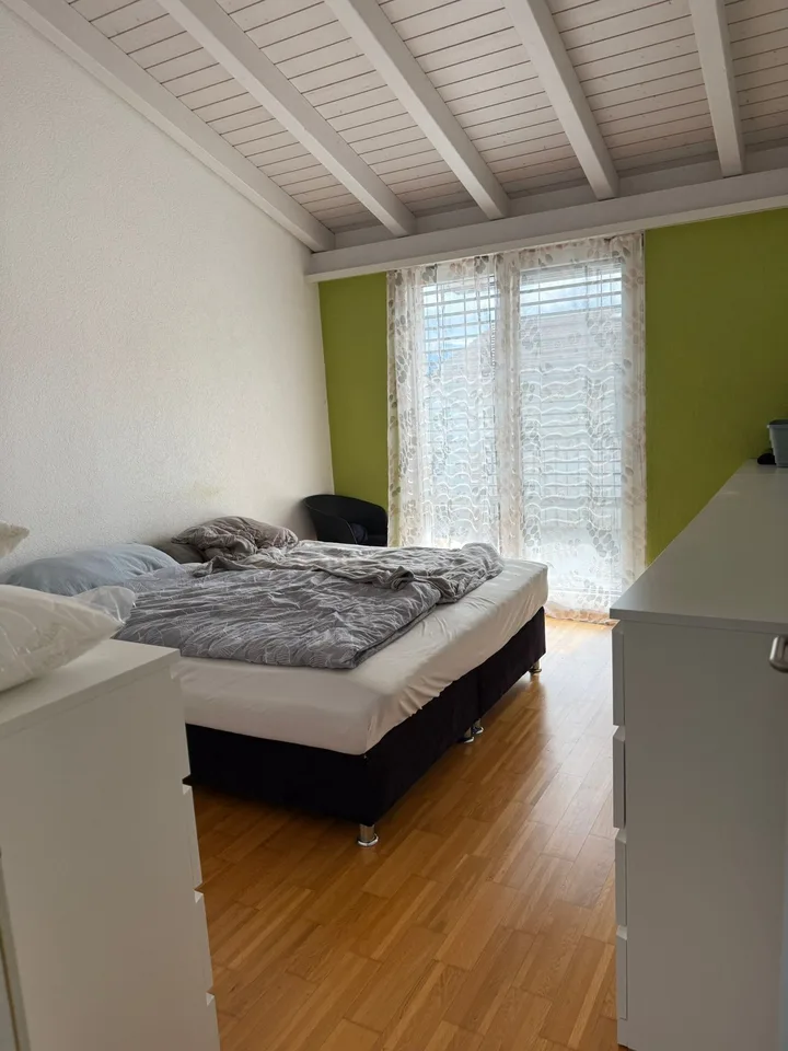 Casa a schiera moderna in una posizione tranquilla a Sins