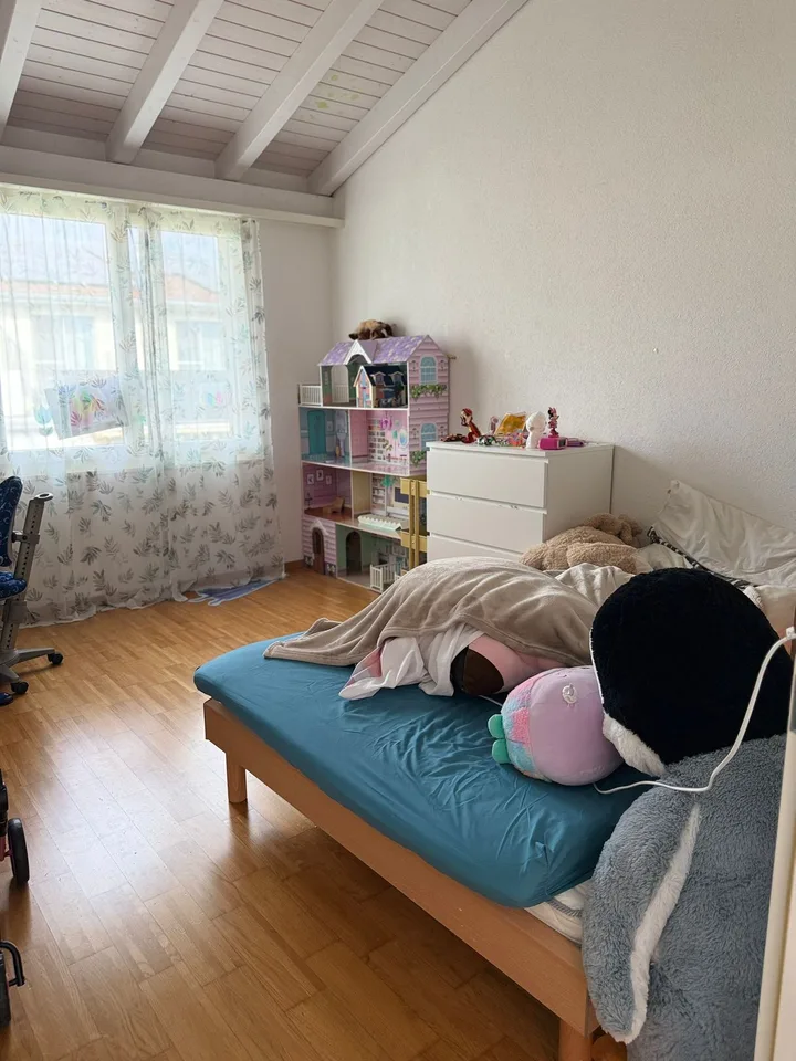 Casa a schiera moderna in una posizione tranquilla a Sins