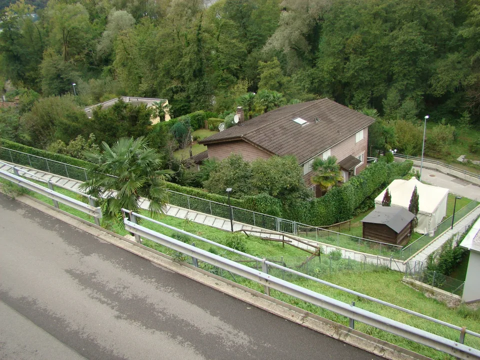 Figino, caratteristica casa con giardino, grottino e vista lago – foto 14 di 18