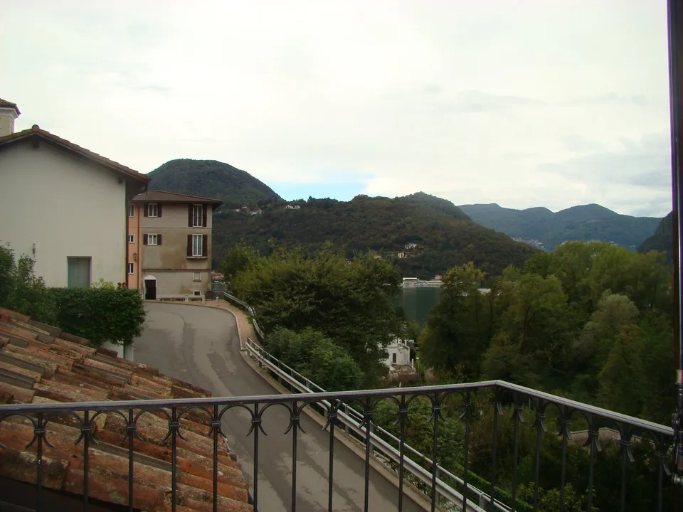 Figino, caratteristica casa con giardino, grottino e vista lago – foto 15 di 18