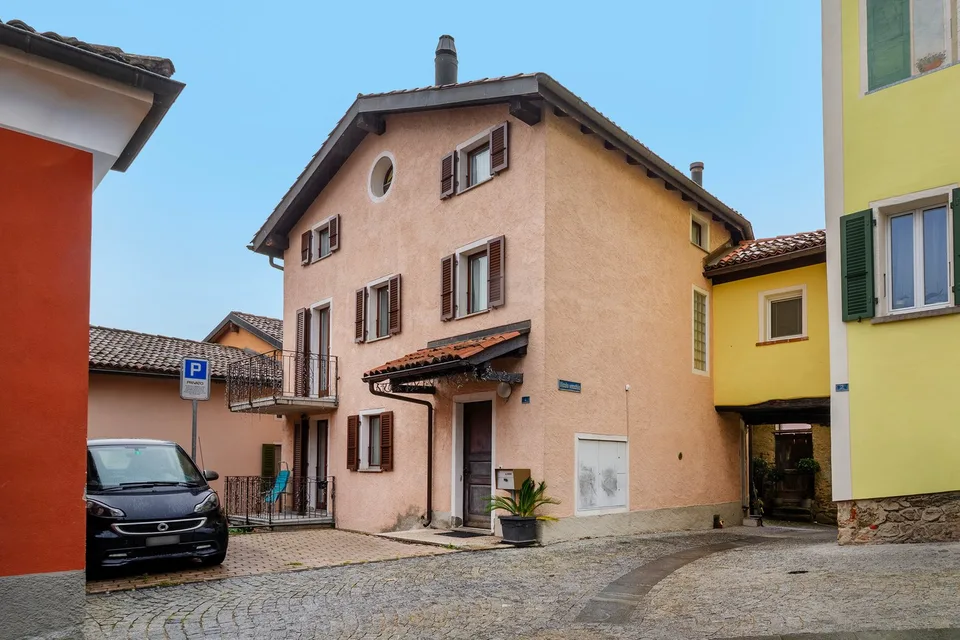 Casa di nucleo con due appartamenti