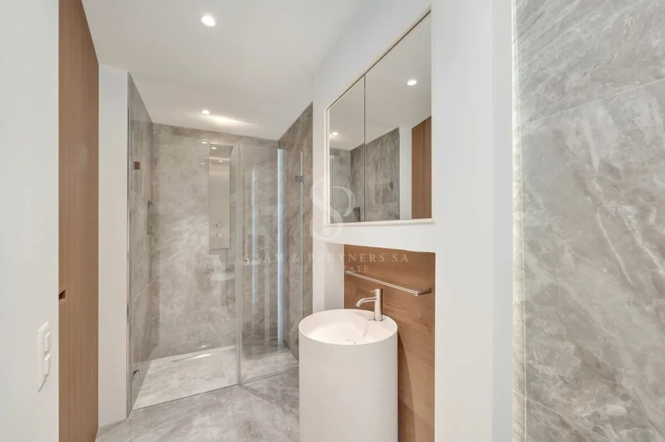 Modern and refined – photo 11 of 15