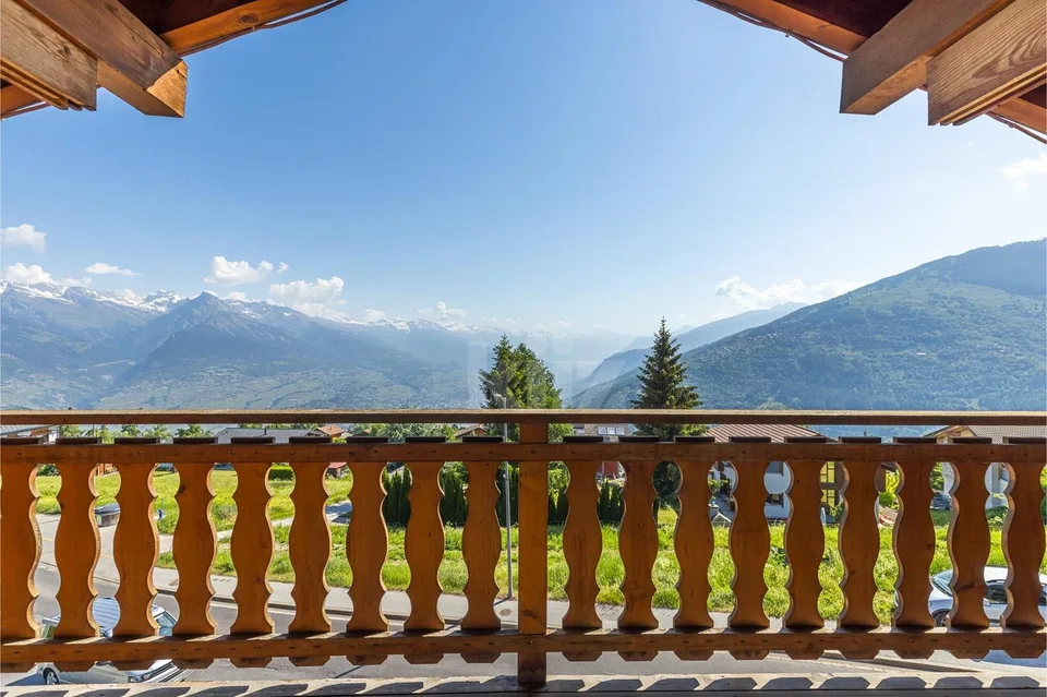 Chalet in PPE mit Terrasse und Bergblick – Foto 10 von 13